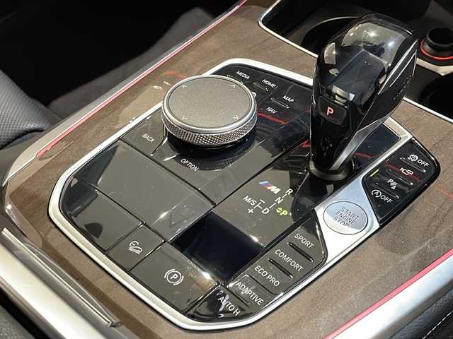 ＢＭＷ Ｘ５ M50i 新潟県 2021(令3)年 2.9万km アルピンホワイトⅢ コンフォートパッケージ/・コンフォート・シート/・マッサージ機能/・フロント・アクティブ・ベンチレーション・シート/22インチ M ライト・アロイ・ホイール Vスポーク・スタイリング/イージークローズ/ BMWライブ・コックピット/HDDナビゲーションシステム/・TV/BT/Apple CarPlay/ヘッドアップディスプレイ/ドライビング・アシスト/・アクティブ・クルーズ・コントロール/・トラフィック・サイン・アシスト/・レーン・ディパーチャー・ウォーニング/・レーン・チェンジ・ウォーニング/・DHC/ASC/DTC/CBC/DBC/ABS/HDC/パーキングアシストプラス/・パーク・ディスタンス・コントロール/・パーキング・アシスト/・パノラマ・サイド・ビュー・カメラ/アンビエントライト/ワイヤレス・チャージング/4ゾーン・オートマチック・エア・コンディショナー/パワーシート/シートヒーター/ETC2.0/ドライブレコーダー