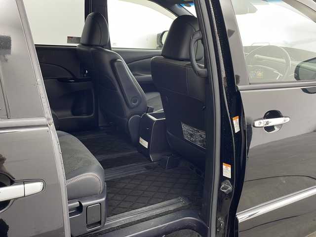 トヨタ エスティマ アエラス プレミアム 兵庫県 2016(平28)年 6.1万km ブラック ・純正9インチナビ/Bluetooth/CD/DVD/SD/TV/・バックカメラ/・トヨタセーフティセンス/・プリクラッシュセーフティ/・レーンディパーチャーアラート/・オートマチックハイビーム /・先行車発進告知機能/・車両接近通報装置/・緊急ブレーキシグナル/・クルーズコントロール/・MTモード付AT/・両側パワースライドドア/・ファブリック＋合成皮革シート/・純正フロアマット/・LEDヘッドライト/・純正アルミホイールタイヤ/・ビルトインETC/・電動格納ミラー/・スマートキー