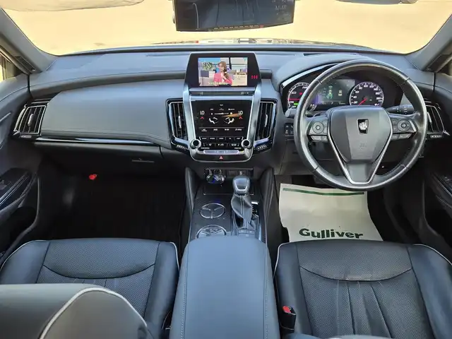 トヨタ クラウン ハイブリッド RS アドバンス 鹿児島県 2018(平30)年 4.6万km プレシャスブラックパール ムーンルーフ　/Ｗｅｄｓ製Ｋｒａｎｚｅアルミホイール（２０インチ）　/社外ミラー型レーダー　/パノラミックビューモニター　/トヨタセーフティセンス　/Ｄ＋Ｎ席シートヒーター　/Ｄ＋Ｎ席ベンチレーション/D+N席パワーシート/肩口パワースイッチ/ステアリングヒーター/前方ドライブレコーダー/前後コーナーセンサー/レーダークルーズコントロール/純正SDナビ/Bluetoothオーディオ/フルセグテレビ/バックカメラ/ビルトインETC2.0/横滑り防止機能/レーンキープアシスト/プッシュスタート/スマートキー/エアバッグ(ｗ＋サイド)/カーテンエアバッグ