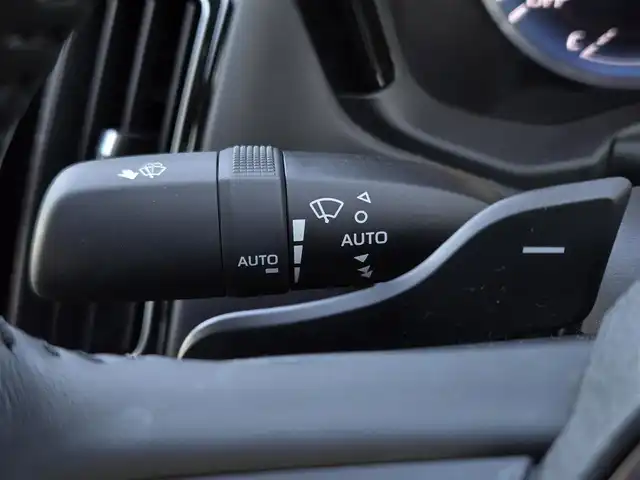 トヨタ クラウン ハイブリッド RS アドバンス 鹿児島県 2018(平30)年 4.6万km プレシャスブラックパール ムーンルーフ　/Ｗｅｄｓ製Ｋｒａｎｚｅアルミホイール（２０インチ）　/社外ミラー型レーダー　/パノラミックビューモニター　/トヨタセーフティセンス　/Ｄ＋Ｎ席シートヒーター　/Ｄ＋Ｎ席ベンチレーション/D+N席パワーシート/肩口パワースイッチ/ステアリングヒーター/前方ドライブレコーダー/前後コーナーセンサー/レーダークルーズコントロール/純正SDナビ/Bluetoothオーディオ/フルセグテレビ/バックカメラ/ビルトインETC2.0/横滑り防止機能/レーンキープアシスト/プッシュスタート/スマートキー/エアバッグ(ｗ＋サイド)/カーテンエアバッグ