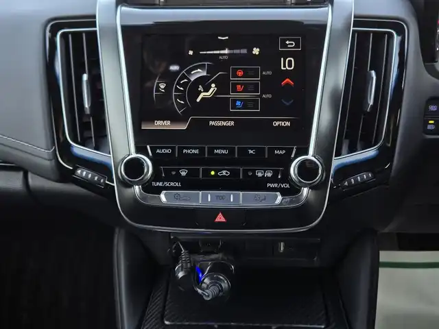 トヨタ クラウン ハイブリッド RS アドバンス 鹿児島県 2018(平30)年 4.6万km プレシャスブラックパール ムーンルーフ　/Ｗｅｄｓ製Ｋｒａｎｚｅアルミホイール（２０インチ）　/社外ミラー型レーダー　/パノラミックビューモニター　/トヨタセーフティセンス　/Ｄ＋Ｎ席シートヒーター　/Ｄ＋Ｎ席ベンチレーション/D+N席パワーシート/肩口パワースイッチ/ステアリングヒーター/前方ドライブレコーダー/前後コーナーセンサー/レーダークルーズコントロール/純正SDナビ/Bluetoothオーディオ/フルセグテレビ/バックカメラ/ビルトインETC2.0/横滑り防止機能/レーンキープアシスト/プッシュスタート/スマートキー/エアバッグ(ｗ＋サイド)/カーテンエアバッグ