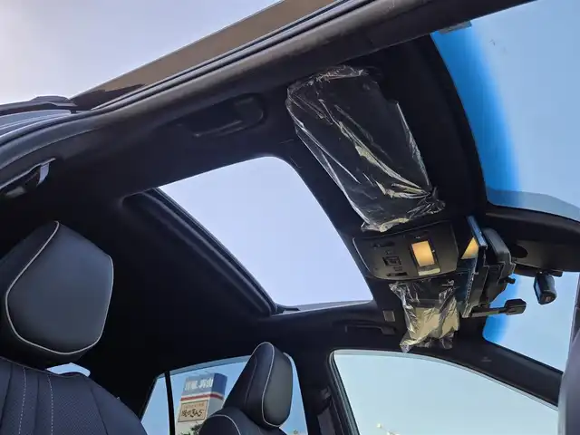 トヨタ クラウン ハイブリッド RS アドバンス 鹿児島県 2018(平30)年 4.6万km プレシャスブラックパール ムーンルーフ　/Ｗｅｄｓ製Ｋｒａｎｚｅアルミホイール（２０インチ）　/社外ミラー型レーダー　/パノラミックビューモニター　/トヨタセーフティセンス　/Ｄ＋Ｎ席シートヒーター　/Ｄ＋Ｎ席ベンチレーション/D+N席パワーシート/肩口パワースイッチ/ステアリングヒーター/前方ドライブレコーダー/前後コーナーセンサー/レーダークルーズコントロール/純正SDナビ/Bluetoothオーディオ/フルセグテレビ/バックカメラ/ビルトインETC2.0/横滑り防止機能/レーンキープアシスト/プッシュスタート/スマートキー/エアバッグ(ｗ＋サイド)/カーテンエアバッグ