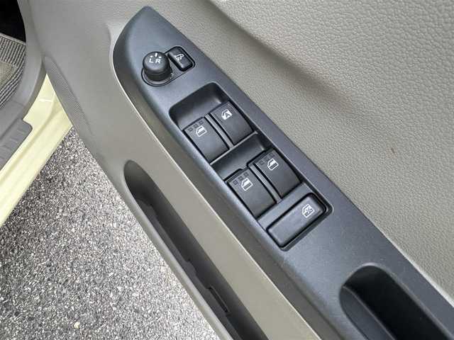 トヨタ ピクシスエポック Xf 鳥取県 2013(平25)年 5.3万km コットンアイボリー 4WD/社外ナビ/ワンセグ/DVD/CD/BT/USB/アイドリングストップ/電動格納ミラー/キーレスキー/ドアバイザー/フロアマット/スペアキーｘ１/スタットレスアルミセット積込