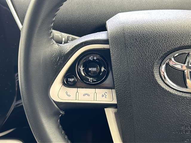 トヨタ プリウス A ツーリングセレクション 岐阜県 2017(平29)年 5.2万km アティチュードブラックマイカ トヨタセーフティセンス/プリクラッシュセーフティ/レーンディパーチャーアラート/オートハイビーム/クリアランスソナー/レーダークルーズコントロール/ヘッドアップディスプレイ/ブラインドスポットモニター/純正9インチナビ/フルセグ/BT/CD/DVD/バックカメラ/レザーシート/シートヒーター/純正フロアマット/プッシュスタート/スマートキー/LEDヘッドライト/フォグランプ
