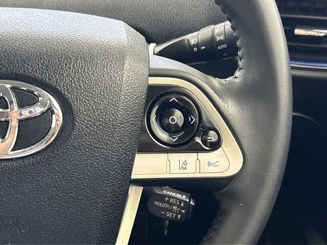 トヨタ プリウス A ツーリングセレクション 岐阜県 2017(平29)年 5.2万km アティチュードブラックマイカ トヨタセーフティセンス/プリクラッシュセーフティ/レーンディパーチャーアラート/オートハイビーム/クリアランスソナー/レーダークルーズコントロール/ヘッドアップディスプレイ/ブラインドスポットモニター/純正9インチナビ/フルセグ/BT/CD/DVD/バックカメラ/レザーシート/シートヒーター/純正フロアマット/プッシュスタート/スマートキー/LEDヘッドライト/フォグランプ