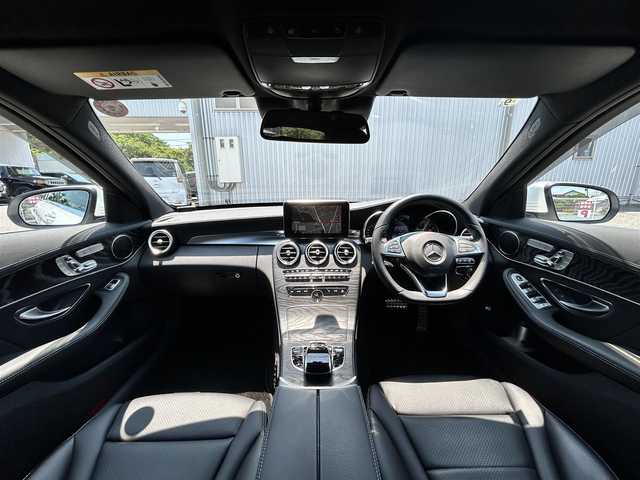 メルセデス・ベンツ Ｃ２５０ スポーツ 静岡県 2016(平28)年 0.7万km ポーラホワイト ユーザー買取車両/純正ナビ/　【CD/DVD/BT/地デジフルセグTV】/純正LEDヘッドライト/純正19インチAW/黒本革レザーシート/シートヒーター/アダクティブクルーズコントロール/アクティブレーンキーピングアシスト/アクティブブラインドスポットアシスト/AIRマティックサスペンション（エアサス）/ヘッドアップディスプレイ/ディストロニック・プラス/パドルシフト/バックカメラ/パワーシート/ETC2.0/Egプッシュスタート/スマートキー/USBポート/新車時保証書/取扱説明書/スペアキー×1