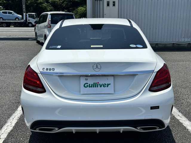 メルセデス・ベンツ Ｃ２５０ スポーツ 静岡県 2016(平28)年 0.7万km ポーラホワイト ユーザー買取車両/純正ナビ/　【CD/DVD/BT/地デジフルセグTV】/純正LEDヘッドライト/純正19インチAW/黒本革レザーシート/シートヒーター/アダクティブクルーズコントロール/アクティブレーンキーピングアシスト/アクティブブラインドスポットアシスト/AIRマティックサスペンション（エアサス）/ヘッドアップディスプレイ/ディストロニック・プラス/パドルシフト/バックカメラ/パワーシート/ETC2.0/Egプッシュスタート/スマートキー/USBポート/新車時保証書/取扱説明書/スペアキー×1