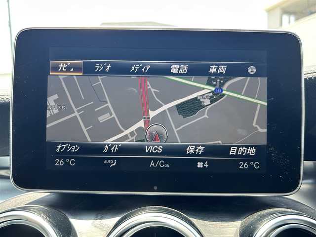 メルセデス・ベンツ Ｃ２５０ スポーツ 静岡県 2016(平28)年 0.7万km ポーラホワイト ユーザー買取車両/純正ナビ/　【CD/DVD/BT/地デジフルセグTV】/純正LEDヘッドライト/純正19インチAW/黒本革レザーシート/シートヒーター/アダクティブクルーズコントロール/アクティブレーンキーピングアシスト/アクティブブラインドスポットアシスト/AIRマティックサスペンション（エアサス）/ヘッドアップディスプレイ/ディストロニック・プラス/パドルシフト/バックカメラ/パワーシート/ETC2.0/Egプッシュスタート/スマートキー/USBポート/新車時保証書/取扱説明書/スペアキー×1