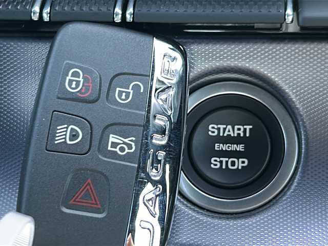 ジャガー Ｆ-ＴＹＰＥ クーペ 岐阜県 2018(平30)年 1.5万km 青 純正10型ナビゲーション/Bluetooth/ＭＥＲＩＤＩＡＮサウンド/バックモニター/フロントモニター/パワーシート/ＥＴＣ/ドライブレコーダー/ハーフレザーシート/シートヒーター/ＨＩＤヘッドライト/スペアタイヤ/プッシュスタート/スマートキー/スペアキー/クリアランスソナー/取扱説明書/記録簿