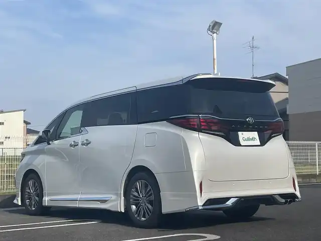 トヨタ アルファード Z 群馬県 2024(令6)年 0.3万km プラチナホワイトパールマイカ ワンオーナー/トヨタセーフティセンス/・プリクラッシュセーフティー/・レーントレーシングアシスト/・レーンディパーチャーアラート/・レーダークルーズコントロール/・アダプティブハイビームシステム/・オートマチックハイビーム/・ロードサインアシスト/・プロアクティブドライビングシステム/・発信遅れ告知機能/・フロントクロストラフィックアラート/・レーンチェンジアシスト/・ヘッドアップディスプレイ/・ブラインドスポットモニター/モデリスタエアロ/純正ディスプレイオーディオ　ナビ付き/　（フルセグTV Bluetooth USB Miracast FM AM）/バックカメラ/全方位カメラ/ビルトインETC/シグネイチャーイルミブレード/左右独立ムーンルーフ/電動リアゲート/置くだけ充電/LEDヘッドライト/オートライト/レザーシート/前席・2列目パワーシート＆シートヒーター＆エアーシート/オットマン/サイドシェード/ルーフシェード/電動ステアテレスコピック/革巻きステアリング/ステアリングスイッチ/純正フロアマット/取扱説明書/保証書