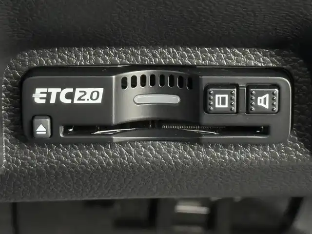 ホンダ ヴェゼル ハイブリッド e:HEV Z 福岡県 2025(令7)年 0.1千km クリスタルブラックパール 登録済未使用車　/純正９型ＤＡナビ　/バックカメラ　/置くだけ充電　/アダプティブクルコン　/コーナーセンサー　/衝突軽減ブレーキ　/レーンキープ　/ＢＳＭ　/アクセル踏み間違い防止　/ヒルディセントコントロール　/ＭＴモード付き　/パワーバックドア　/ハーフレザーシート　/シートヒーター　/ＬＥＤヘッドライト