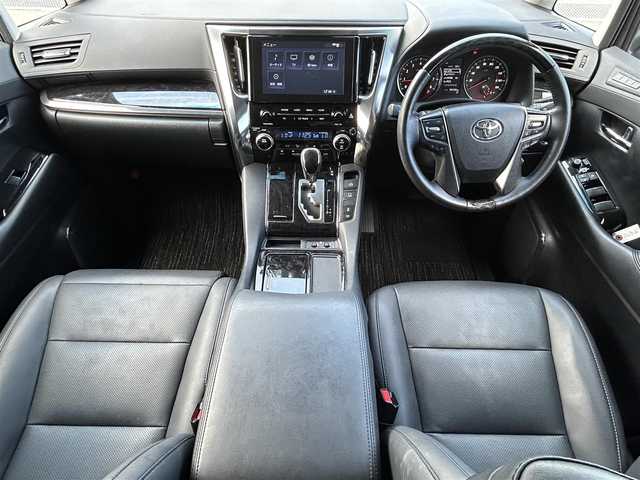トヨタ アルファード S Cパッケージ 千葉県 2022(令4)年 3.5万km ホワイトパールクリスタルシャイン 純正ディスプレイオーディオ（Bluetooth/SD/フルセグテレビ）/DVDデッキ/純正フリップダウンモニター/ETC/サンルーフ/バックカメラ/前後ドライブレコーダー/両側電動スライドドア/シートヒーター/エアシート/ステアリングヒーター/オットマン/電動リアゲート/パワーシート/シートメモリー/純正フロアマット/純正18インチアルミホイール/追従型クルーズコントロール/ABS/横滑り防止装置/前後コーナーセンサー/レーンキープアシスト/盗難防止装置/衝突被害軽減システム/オートライト/オートマチックハイビーム/LEDヘッドライト