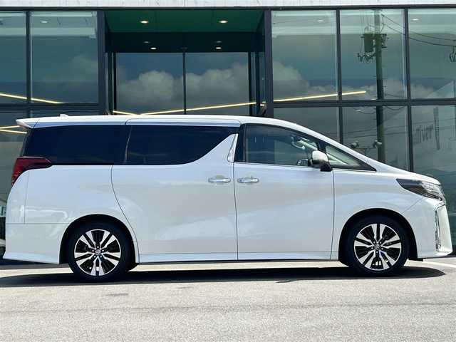トヨタ アルファード S Cパッケージ 千葉県 2022(令4)年 3.5万km ホワイトパールクリスタルシャイン 純正ディスプレイオーディオ（Bluetooth/SD/フルセグテレビ）/DVDデッキ/純正フリップダウンモニター/ETC/サンルーフ/バックカメラ/前後ドライブレコーダー/両側電動スライドドア/シートヒーター/エアシート/ステアリングヒーター/オットマン/電動リアゲート/パワーシート/シートメモリー/純正フロアマット/純正18インチアルミホイール/追従型クルーズコントロール/ABS/横滑り防止装置/前後コーナーセンサー/レーンキープアシスト/盗難防止装置/衝突被害軽減システム/オートライト/オートマチックハイビーム/LEDヘッドライト