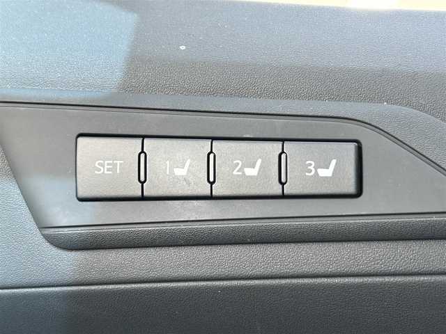 トヨタ アルファード S Cパッケージ 千葉県 2022(令4)年 3.5万km ホワイトパールクリスタルシャイン 純正ディスプレイオーディオ（Bluetooth/SD/フルセグテレビ）/DVDデッキ/純正フリップダウンモニター/ETC/サンルーフ/バックカメラ/前後ドライブレコーダー/両側電動スライドドア/シートヒーター/エアシート/ステアリングヒーター/オットマン/電動リアゲート/パワーシート/シートメモリー/純正フロアマット/純正18インチアルミホイール/追従型クルーズコントロール/ABS/横滑り防止装置/前後コーナーセンサー/レーンキープアシスト/盗難防止装置/衝突被害軽減システム/オートライト/オートマチックハイビーム/LEDヘッドライト