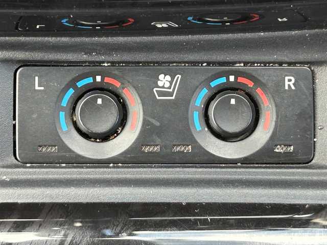 トヨタ アルファード S Cパッケージ 千葉県 2022(令4)年 3.5万km ホワイトパールクリスタルシャイン 純正ディスプレイオーディオ（Bluetooth/SD/フルセグテレビ）/DVDデッキ/純正フリップダウンモニター/ETC/サンルーフ/バックカメラ/前後ドライブレコーダー/両側電動スライドドア/シートヒーター/エアシート/ステアリングヒーター/オットマン/電動リアゲート/パワーシート/シートメモリー/純正フロアマット/純正18インチアルミホイール/追従型クルーズコントロール/ABS/横滑り防止装置/前後コーナーセンサー/レーンキープアシスト/盗難防止装置/衝突被害軽減システム/オートライト/オートマチックハイビーム/LEDヘッドライト