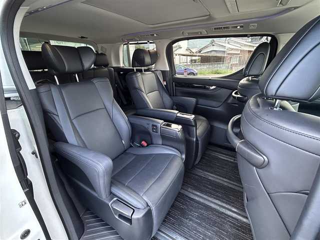 トヨタ アルファード S Cパッケージ 千葉県 2022(令4)年 3.5万km ホワイトパールクリスタルシャイン 純正ディスプレイオーディオ（Bluetooth/SD/フルセグテレビ）/DVDデッキ/純正フリップダウンモニター/ETC/サンルーフ/バックカメラ/前後ドライブレコーダー/両側電動スライドドア/シートヒーター/エアシート/ステアリングヒーター/オットマン/電動リアゲート/パワーシート/シートメモリー/純正フロアマット/純正18インチアルミホイール/追従型クルーズコントロール/ABS/横滑り防止装置/前後コーナーセンサー/レーンキープアシスト/盗難防止装置/衝突被害軽減システム/オートライト/オートマチックハイビーム/LEDヘッドライト