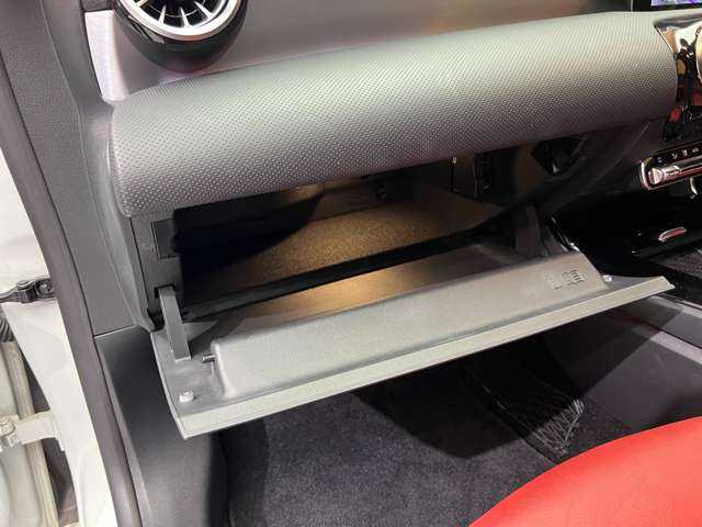 メルセデス・ベンツ ＣＬＡ２００ｄ AMGライン 千葉県 2020(令2)年 3.1万km デジタルホワイト パノラマＳＲ　/ＡＭＧレザーＥＸＣ　/アドバンスドＰＫＧ　/１オーナー　/純正ナビ　/３６０°カメラ　/ＡＣＣ　/シートヒーター　/パワーシート　/マルチビームＬＥＤヘッドライト　/ハイビームアシスト　/ドライブレコーダー