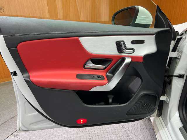 メルセデス・ベンツ ＣＬＡ２００ｄ AMGライン 千葉県 2020(令2)年 3.1万km デジタルホワイト パノラマＳＲ　/ＡＭＧレザーＥＸＣ　/アドバンスドＰＫＧ　/１オーナー　/純正ナビ　/３６０°カメラ　/ＡＣＣ　/シートヒーター　/パワーシート　/マルチビームＬＥＤヘッドライト　/ハイビームアシスト　/ドライブレコーダー