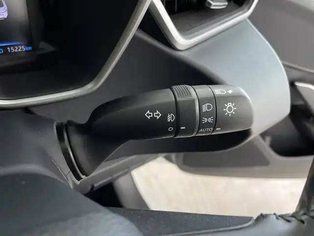 トヨタ カローラ S 鹿児島県 2021(令3)年 1.6万km ホワイトパールクリスタルシャイン 純正９インチナビ/(BT/Miracast/AM/FM)/トヨタセーフティセンス/バックカメラ/ブラインドスポットモニター/衝突軽減ブレーキ/レーダークルーズコントロール/オートマチックハイビーム/電動パーキングブレーキ/オートホールド/コーナーセンサー/フロントフォグライト/保証書/取扱説明書