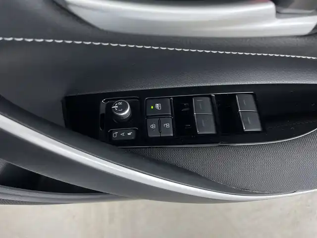 トヨタ カローラ S 鹿児島県 2021(令3)年 1.6万km ホワイトパールクリスタルシャイン 純正９インチナビ/(BT/Miracast/AM/FM)/トヨタセーフティセンス/バックカメラ/ブラインドスポットモニター/衝突軽減ブレーキ/レーダークルーズコントロール/オートマチックハイビーム/電動パーキングブレーキ/オートホールド/コーナーセンサー/フロントフォグライト/保証書/取扱説明書
