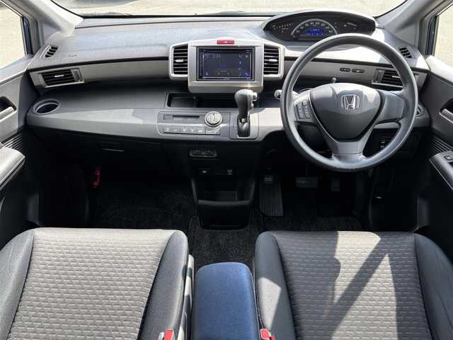 ホンダ フリード スパイク G エアロ 福岡県 2010(平22)年 8.1万km プレミアムナイトブルーパール スマートキー/Bluetoothオーディオ/USB接続/ETC/バックカメラ/純正フロアマット/純正アルミホイール/オートライト/LEDヘッドライト