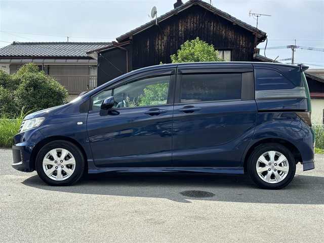 ホンダ フリード スパイク G エアロ 福岡県 2010(平22)年 8.1万km プレミアムナイトブルーパール スマートキー/Bluetoothオーディオ/USB接続/ETC/バックカメラ/純正フロアマット/純正アルミホイール/オートライト/LEDヘッドライト