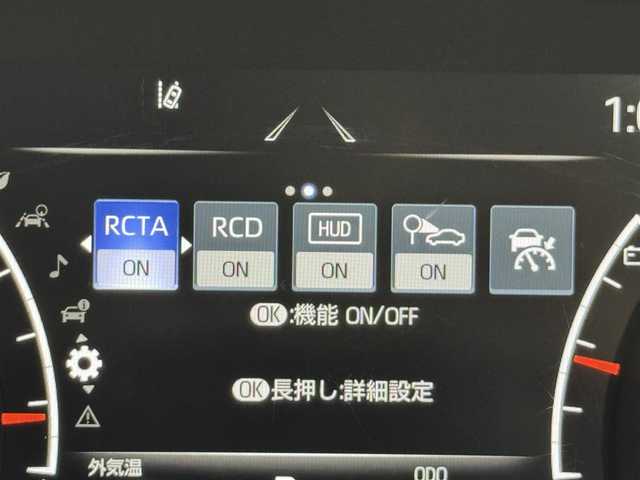 トヨタ ランドクルーザー ZX 福岡県 2023(令5)年 2.2万km プレシャスホワイトパール トヨタメーカー純正12.3インチナビ/【AM/FM/CD/DVD/BT/USB/SD/フルセグ/HDMI】/Apple CarPlay/AndroidAuto/パワーバックドア/パノラミックビューモニター（全方位カメラ）/電動サンルーフ/ビルトインETC2.0/前後ドライブレコーダー【TZ-D215W】/純正11型左右独立リアエンターテインメントシステム/トヨタセーフティセンス/・レーダークルーズコントロール/・プリクラッシュセーフティ/・ロードサインアシスト/・アダプティブハイビームシステム/・ブラインドスポットモニター/・パーキングサポートブレーキ/・リヤクロストラフィックアラート/マルチテレインモニター/おむかえ照明機能付LEDクリアランスランプ/木目調/革巻きコンビステアリング/ステアリングヒーター/ベージュ本革シート/前席パワーシート/前席/2列目ベンチレーション付快適温熱シート/3列目電動格納シート/モデリスタエアロ(F/R/フェンダー)/純正20インチアルミホイール/JBLサウンドシステム/AC100V電源/HUD/クールボックス/電動リヤデフロック/シーケンシャルウィンカー/盗難防止システム/純正トノカバー