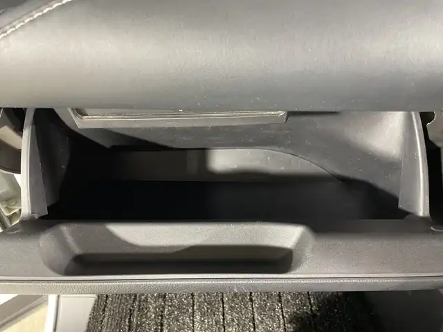 トヨタ ノア ハイブリッド S－Z 福岡県 2022(令4)年 6.6万km ホワイトパールクリスタルシャイン 純正10.5インチメモリナビ/全方位モニター/モデリスタエアロ/トヨタアドバンスドパーク/フルセグテレビ/純正フリップダウンモニター/レーダークルーズコントロール/両側パワースライドドア/ETC/パワーバックドア/快適利便パッケージ high