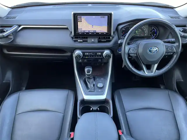 トヨタ ＲＡＶ４ ハイブリッドG 島根県 2019(令1)年 7.4万km ホワイトパールクリスタルシャイン 登録時走行距離73545km/純正SDナビ【CD/DVD/Bluetooth/HDMI】/フルセグテレビ/衝突軽減ブレーキ/追従クルーズコントロール/電動リアゲート/レザーシート/シートヒーター/ハンドルヒーター/パワーシート/ルーフレール/コーナーセンサー/LEDライト/オートハイビーム/ETC/純正18インチAW