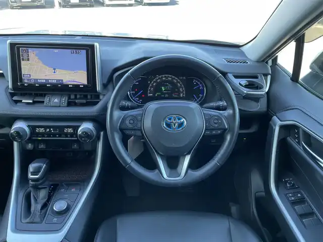 トヨタ ＲＡＶ４ ハイブリッドG 島根県 2019(令1)年 7.4万km ホワイトパールクリスタルシャイン 登録時走行距離73545km/純正SDナビ【CD/DVD/Bluetooth/HDMI】/フルセグテレビ/衝突軽減ブレーキ/追従クルーズコントロール/電動リアゲート/レザーシート/シートヒーター/ハンドルヒーター/パワーシート/ルーフレール/コーナーセンサー/LEDライト/オートハイビーム/ETC/純正18インチAW