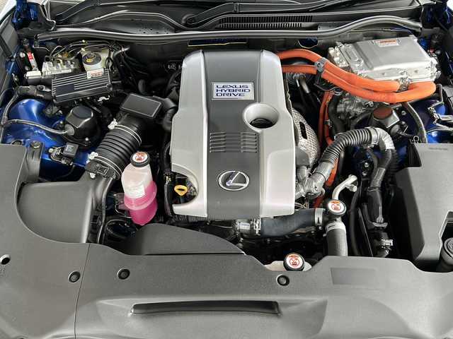レクサス ＲＣ 300h Fスポーツ 岐阜県 2017(平29)年 2.3万km ヒートブルーコントラストレイヤリング /ワンオーナー//サンルーフ//純正ナビ(フルセグTV/Bluetooth/CD/DVD)//ブラインドスポットモニター//レーダークルーズコントロール//プリクラッシュセーフティシステム//レーンディパーチャーアラート//オートマチックハイビーム//クリアランスソナー//前席シートヒーター・エアーシート//前席パワーシート//レザーシート//バックカメラ//ビルトインETC2.0//横滑り防止装置//盗難防止装置//純正19インチAW//純正フロアマット//スペアキー×1