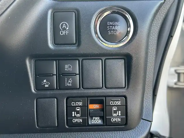 トヨタ ヴォクシー ZS 煌Ⅲ 愛媛県 2020(令2)年 4.8万km ホワイトパールクリスタルシャイン 純正メモリナビ（Bluetooth/バックカメラ/フルセグテレビ/HDMI/WiFi）/ビルトインETC/前後ドライブレコーダー/前後コーナーセンサー/両側パワースライドドア/クルーズコントロール/USB入力端子/純正16インチAW/純正フロアマット/衝突被害軽減システム/レーンキープアシスト/横滑り防止装置/盗難防止装置/カーテンエアバック/LEDヘッドライト/フォグランプ