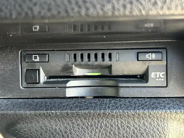 トヨタ ヴォクシー ZS 煌Ⅲ 愛媛県 2020(令2)年 4.8万km ホワイトパールクリスタルシャイン 純正メモリナビ（Bluetooth/バックカメラ/フルセグテレビ/HDMI/WiFi）/ビルトインETC/前後ドライブレコーダー/前後コーナーセンサー/両側パワースライドドア/クルーズコントロール/USB入力端子/純正16インチAW/純正フロアマット/衝突被害軽減システム/レーンキープアシスト/横滑り防止装置/盗難防止装置/カーテンエアバック/LEDヘッドライト/フォグランプ