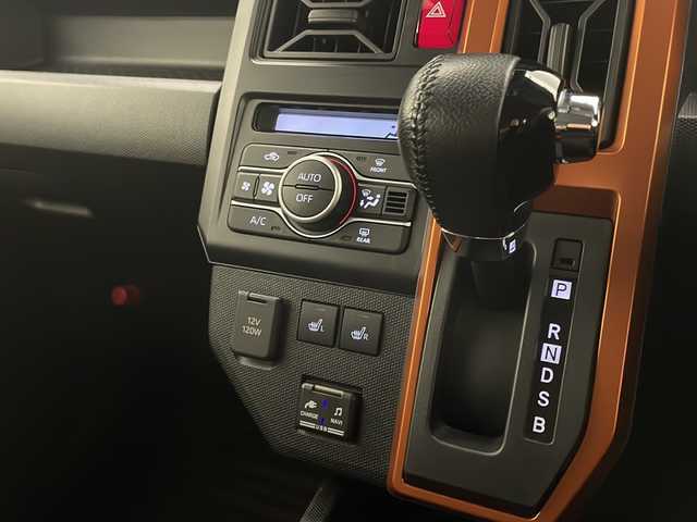 ダイハツ タフト G ターボ 宮崎県 2020(令2)年 4.3万km シャイニングホワイトパール 禁煙車/衝突被害軽減ブレーキ/純正ナビTV/（NMZK-W70D/CD/DVD/Bluetooth/FMAM/フルセグTV)/純正バックカメラ/純正ETC/純正LEDオートライト/純正LEDフォグ/純正メッキグリル/純正セキュリティアラーム/社外フロアマット/アダプティブクルーズコントロール/レーンディパーチャーアラート/クリアランスソナー/電子パーキング/オートホールド/パノラマガラスルーフ/前席シートヒーター/オートエアコン/本革巻ハンドル/スマートキー/プッシュエンジンスタート/新車時保証書/取扱い説明書