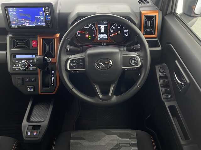 ダイハツ タフト G ターボ 宮崎県 2020(令2)年 4.3万km シャイニングホワイトパール 禁煙車/衝突被害軽減ブレーキ/純正ナビTV/（NMZK-W70D/CD/DVD/Bluetooth/FMAM/フルセグTV)/純正バックカメラ/純正ETC/純正LEDオートライト/純正LEDフォグ/純正メッキグリル/純正セキュリティアラーム/社外フロアマット/アダプティブクルーズコントロール/レーンディパーチャーアラート/クリアランスソナー/電子パーキング/オートホールド/パノラマガラスルーフ/前席シートヒーター/オートエアコン/本革巻ハンドル/スマートキー/プッシュエンジンスタート/新車時保証書/取扱い説明書