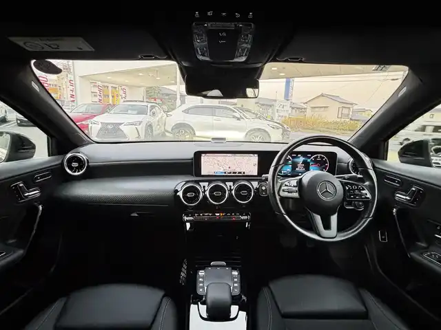 メルセデス・ベンツ Ａ２００ｄ セダン 熊本県 2020(令2)年 4.1万km 黒 ワンオーナー/純正ナビ/【フルセグTV/Bluetooth/AM/FM】/バックカメラ/レーダークルーズコントロール/アクティブブレーキアシスト/アクティブレーンキーピングアシスト/レーンチェンジアシスト/アテンションアシスト/ブラインドスポットアシスト/コーナーセンサー/アクティブステアリングアシスト/道路標識アシスト/パドルシフト/純正16インチAW/オートLEDライト/ETC2.0/ハーフレザーシート/前席パワーシート/前席シートヒーター/革巻きステアリング/ステアリングスイッチ/純正フロアマット/プッシュスタート/スマートキー/横滑り防止装置/保証書/スペアキー