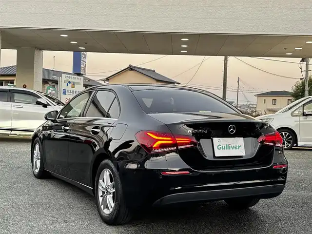 メルセデス・ベンツ Ａ２００ｄ セダン 熊本県 2020(令2)年 4.1万km 黒 ワンオーナー/純正ナビ/【フルセグTV/Bluetooth/AM/FM】/バックカメラ/レーダークルーズコントロール/アクティブブレーキアシスト/アクティブレーンキーピングアシスト/レーンチェンジアシスト/アテンションアシスト/ブラインドスポットアシスト/コーナーセンサー/アクティブステアリングアシスト/道路標識アシスト/パドルシフト/純正16インチAW/オートLEDライト/ETC2.0/ハーフレザーシート/前席パワーシート/前席シートヒーター/革巻きステアリング/ステアリングスイッチ/純正フロアマット/プッシュスタート/スマートキー/横滑り防止装置/保証書/スペアキー