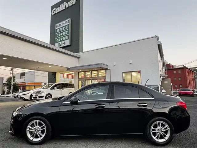 メルセデス・ベンツ Ａ２００ｄ セダン 熊本県 2020(令2)年 4.1万km 黒 ワンオーナー/純正ナビ/【フルセグTV/Bluetooth/AM/FM】/バックカメラ/レーダークルーズコントロール/アクティブブレーキアシスト/アクティブレーンキーピングアシスト/レーンチェンジアシスト/アテンションアシスト/ブラインドスポットアシスト/コーナーセンサー/アクティブステアリングアシスト/道路標識アシスト/パドルシフト/純正16インチAW/オートLEDライト/ETC2.0/ハーフレザーシート/前席パワーシート/前席シートヒーター/革巻きステアリング/ステアリングスイッチ/純正フロアマット/プッシュスタート/スマートキー/横滑り防止装置/保証書/スペアキー