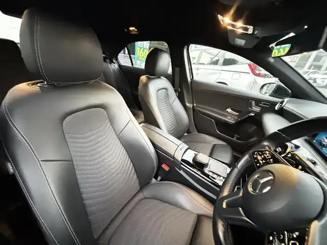 メルセデス・ベンツ Ａ２００ｄ セダン 熊本県 2020(令2)年 4.1万km 黒 ワンオーナー/純正ナビ/【フルセグTV/Bluetooth/AM/FM】/バックカメラ/レーダークルーズコントロール/アクティブブレーキアシスト/アクティブレーンキーピングアシスト/レーンチェンジアシスト/アテンションアシスト/ブラインドスポットアシスト/コーナーセンサー/アクティブステアリングアシスト/道路標識アシスト/パドルシフト/純正16インチAW/オートLEDライト/ETC2.0/ハーフレザーシート/前席パワーシート/前席シートヒーター/革巻きステアリング/ステアリングスイッチ/純正フロアマット/プッシュスタート/スマートキー/横滑り防止装置/保証書/スペアキー