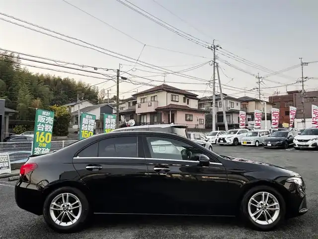 メルセデス・ベンツ Ａ２００ｄ セダン 熊本県 2020(令2)年 4.1万km 黒 ワンオーナー/純正ナビ/【フルセグTV/Bluetooth/AM/FM】/バックカメラ/レーダークルーズコントロール/アクティブブレーキアシスト/アクティブレーンキーピングアシスト/レーンチェンジアシスト/アテンションアシスト/ブラインドスポットアシスト/コーナーセンサー/アクティブステアリングアシスト/道路標識アシスト/パドルシフト/純正16インチAW/オートLEDライト/ETC2.0/ハーフレザーシート/前席パワーシート/前席シートヒーター/革巻きステアリング/ステアリングスイッチ/純正フロアマット/プッシュスタート/スマートキー/横滑り防止装置/保証書/スペアキー