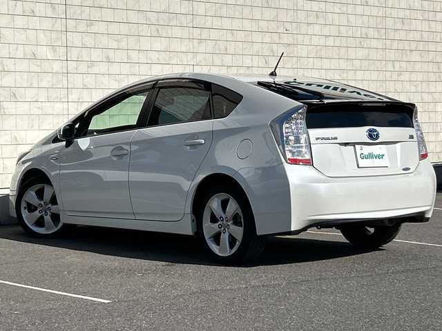 トヨタ プリウス S ツーリングセレクション 茨城県 2011(平23)年 13.5万km ホワイトパールクリスタルシャイン ワンオーナー/純正メモリナビ【NHZN-W60G】/(地デジTV・CD・DVD・BT・ラジオ再生)/バックカメラ/オートライト/LEDヘッドライト/純正17inアルミホイール/純正フロアマット/取扱説明書/保証書