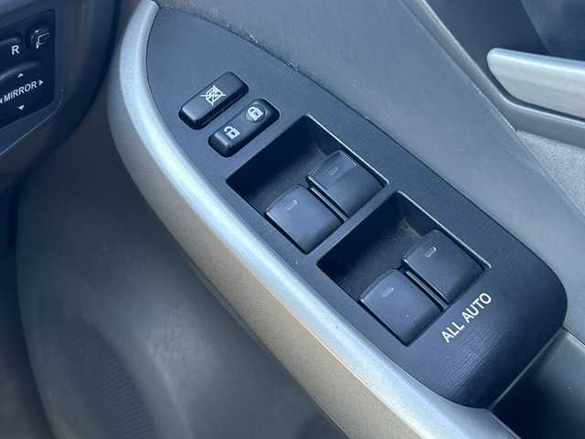 トヨタ プリウス S ツーリングセレクション 茨城県 2011(平23)年 13.5万km ホワイトパールクリスタルシャイン ワンオーナー/純正メモリナビ【NHZN-W60G】/(地デジTV・CD・DVD・BT・ラジオ再生)/バックカメラ/オートライト/LEDヘッドライト/純正17inアルミホイール/純正フロアマット/取扱説明書/保証書