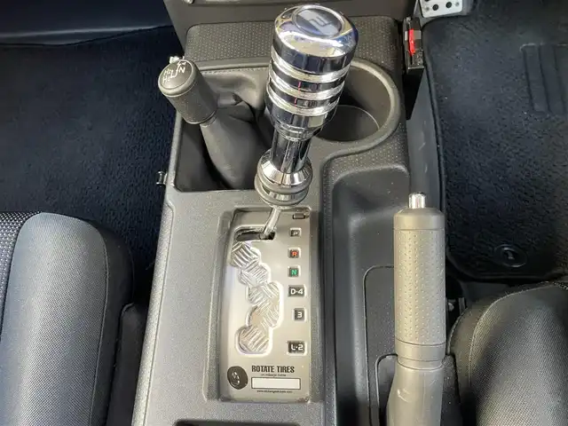 トヨタ ＦＪクルーザー 東京都 2016(平28)年 8.2万km ベージュ/ホワイト 社外ＳＤ７型ナビ＆フルセグ　/社外１７インチＡＷ　　/・ＢＦグッドリッチタイヤ　　/ＬＥＤヘッドライト　/バックカメラ　/社外３６０度ドライブレコーダー　/バックソナー　/純正エンジンスタート/社外ETC　/キーレス/Wエアバック＆ABS