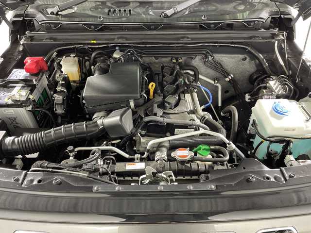 スズキ ジムニー ノマド FC 神奈川県 2025(令7)年 0.1千km 黒 登録済未使用車/スズキセーフティサポート/4WD/シートヒーター/ダウンヒルアシストコント登録済未使用車/スズキセーフティサポート/4WD/シートヒーター/ダウンヒルアシストコンロール/革巻きステアリング/ステアリングスイッチ/Autoライト/アイドリングストップ機能/コーナーセンサー/ヘッドライトレベライザー/ヘッドライトウォッシャー/LEDヘッドライト/フォグランプ/電動格納ミラー/ウィンカーミラー/背面タイヤ/純正15インチアルミホイール