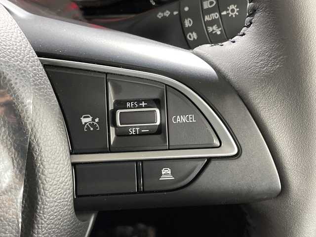 スズキ ジムニー ノマド FC 神奈川県 2025(令7)年 0.1千km 黒 登録済未使用車/スズキセーフティサポート/4WD/シートヒーター/ダウンヒルアシストコント登録済未使用車/スズキセーフティサポート/4WD/シートヒーター/ダウンヒルアシストコンロール/革巻きステアリング/ステアリングスイッチ/Autoライト/アイドリングストップ機能/コーナーセンサー/ヘッドライトレベライザー/ヘッドライトウォッシャー/LEDヘッドライト/フォグランプ/電動格納ミラー/ウィンカーミラー/背面タイヤ/純正15インチアルミホイール