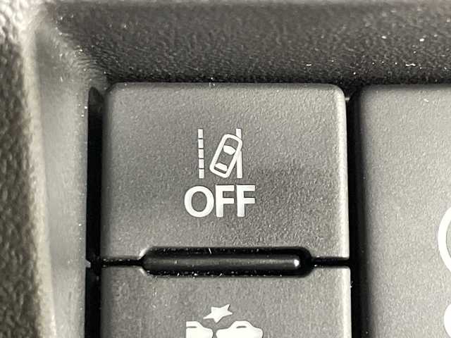 スズキ ジムニー ノマド FC 神奈川県 2025(令7)年 0.1千km 黒 登録済未使用車/スズキセーフティサポート/4WD/シートヒーター/ダウンヒルアシストコント登録済未使用車/スズキセーフティサポート/4WD/シートヒーター/ダウンヒルアシストコンロール/革巻きステアリング/ステアリングスイッチ/Autoライト/アイドリングストップ機能/コーナーセンサー/ヘッドライトレベライザー/ヘッドライトウォッシャー/LEDヘッドライト/フォグランプ/電動格納ミラー/ウィンカーミラー/背面タイヤ/純正15インチアルミホイール