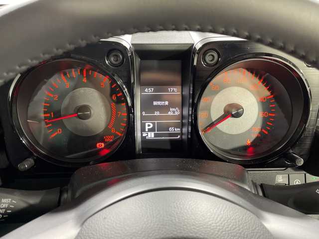 スズキ ジムニー ノマド FC 神奈川県 2025(令7)年 0.1千km 黒 登録済未使用車/スズキセーフティサポート/4WD/シートヒーター/ダウンヒルアシストコント登録済未使用車/スズキセーフティサポート/4WD/シートヒーター/ダウンヒルアシストコンロール/革巻きステアリング/ステアリングスイッチ/Autoライト/アイドリングストップ機能/コーナーセンサー/ヘッドライトレベライザー/ヘッドライトウォッシャー/LEDヘッドライト/フォグランプ/電動格納ミラー/ウィンカーミラー/背面タイヤ/純正15インチアルミホイール