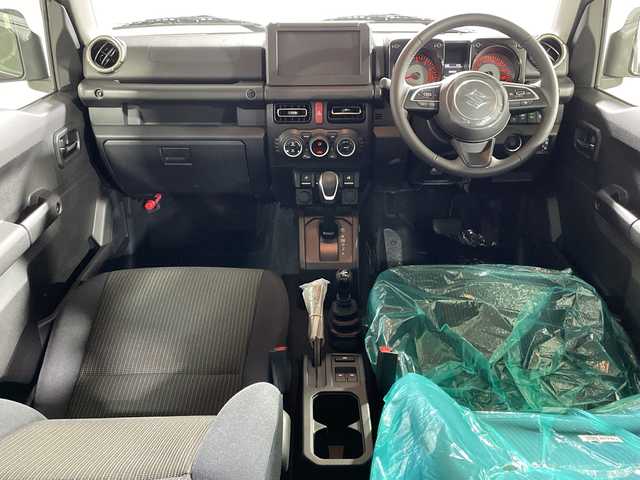 スズキ ジムニー ノマド FC 神奈川県 2025(令7)年 0.1千km 黒 登録済未使用車/スズキセーフティサポート/4WD/シートヒーター/ダウンヒルアシストコント登録済未使用車/スズキセーフティサポート/4WD/シートヒーター/ダウンヒルアシストコンロール/革巻きステアリング/ステアリングスイッチ/Autoライト/アイドリングストップ機能/コーナーセンサー/ヘッドライトレベライザー/ヘッドライトウォッシャー/LEDヘッドライト/フォグランプ/電動格納ミラー/ウィンカーミラー/背面タイヤ/純正15インチアルミホイール