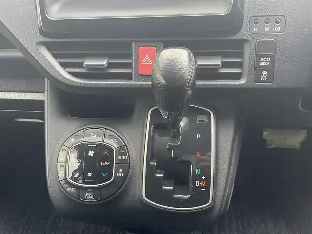 トヨタ ヴォクシー 兵庫県 2014(平26)年 12.3万km ブラッキッシュアゲハガラスフレーク (株)IDOMが運営する【じしゃロン西宮店】の自社ローン対象車両になります。こちらは現金ご利用時の価格です。自社ローンご希望の方は別途その旨お申付け下さい。/＊ALPINEナビ/＊フルセグテレビ/＊バックカメラ/＊フリップダウンモニター/＊片側パワースライドドア/＊ETC