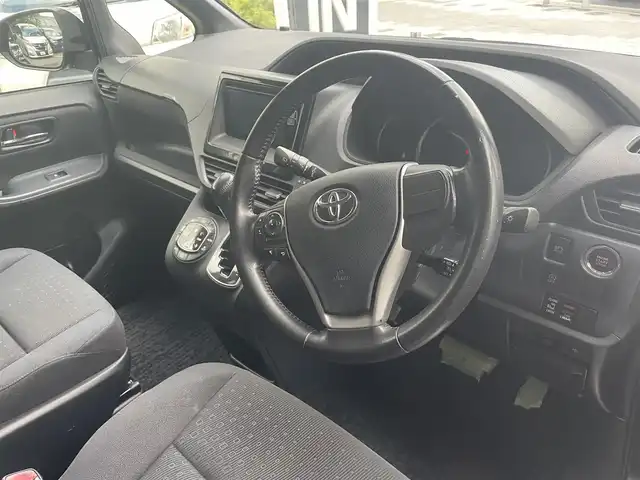 トヨタ ヴォクシー 兵庫県 2014(平26)年 12.3万km ブラッキッシュアゲハガラスフレーク (株)IDOMが運営する【じしゃロン西宮店】の自社ローン対象車両になります。こちらは現金ご利用時の価格です。自社ローンご希望の方は別途その旨お申付け下さい。/＊ALPINEナビ/＊フルセグテレビ/＊バックカメラ/＊フリップダウンモニター/＊片側パワースライドドア/＊ETC